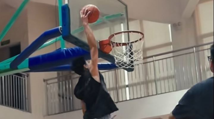 越来越好！崔永熙康复训练更新 已经可以持球突破轻松扣篮了！